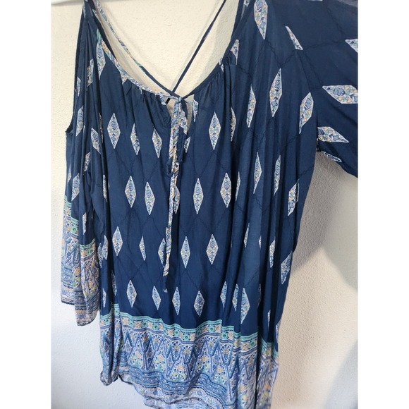 Torrid Blue Off Shoulder Sleeve Blouse Diamond Pattern Womens Plus‎ 2X Rayon - Picture 4 of 8